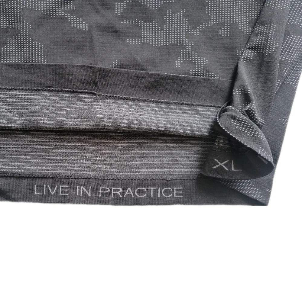 LULULEMON \ Metal Vent Tech LS / XL / Geo Camo